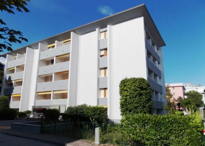 Bright Flat Near The In Appartamento