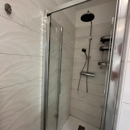 Bright Fllat Near The In * Бібіоне