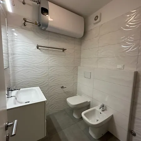 Bright Fllat Near The In Апартаменти