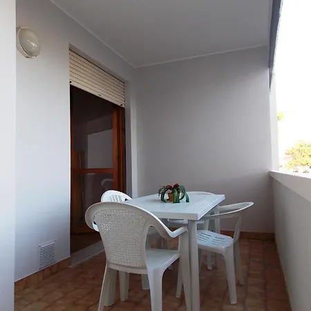 Bright Fllat Near The In * Бібіоне