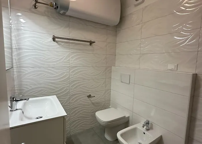 Bright Flat Near The In Lägenhet